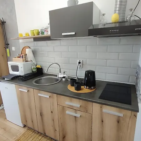 Liliom Apartment *