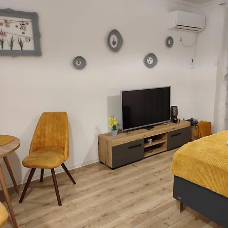 Apartment Liliom *
